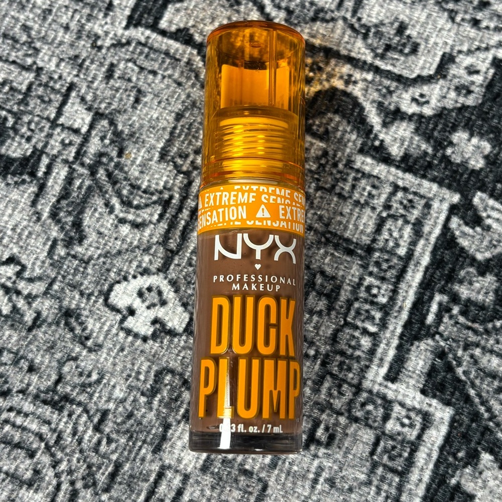 👄NYX👄Duck Plump Lip Gloss in Mocha Me Crazy New and Manufacturer Sealed